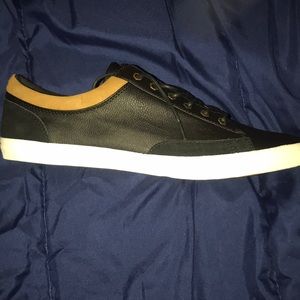 Casual aldo shoe